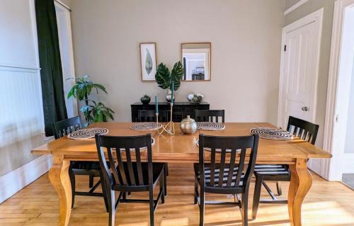 Observation Hill Apartment | Mesaba 3 Lake View Historic Condo