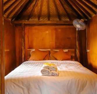 Sukasada House | Pet-Friendly Mesari Cottage Guest House - Rated 10/10!