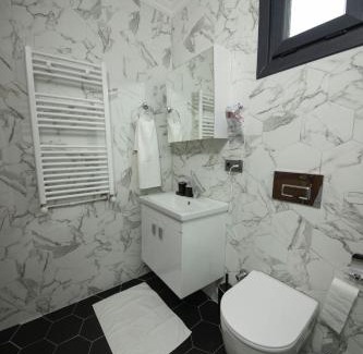 Kartepe Bed & Breakfast | Discover Meselik Park Bungalov with Oceanfront Views