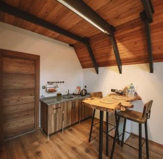 Kartepe Bed & Breakfast | Discover Meselik Park Bungalov with Oceanfront Views