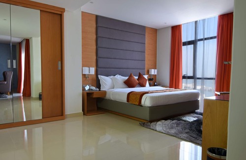 Al Hoora Hotel | Relax at Meshal Hotel & Spa: 4-Star Comfort with Pool