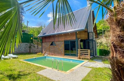 Sapanca House | Idyllic Bungalow with Private Pool and Jacuzzi in Sapanca