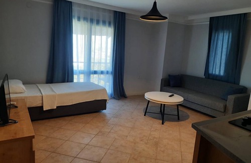 Ildır Koyu Apartment | Inviting Flat with Shared Pool & Breakfast in Cesme