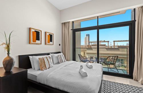 Jumeirah Village Apartment | Elegant Onyx Studio with Pool View in JVC - Rated 10/10