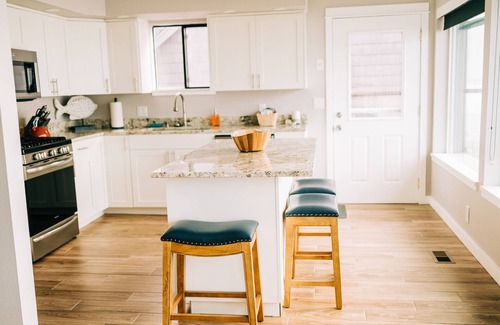 Roads End House | Inviting Ocean Front Home with Family-Friendly Amenities