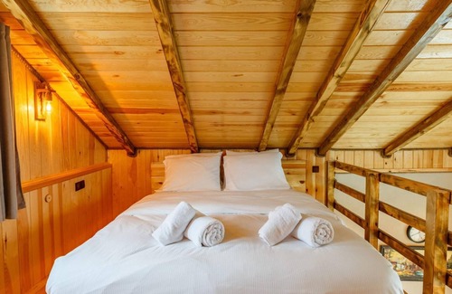 Sile Apartment | Mesmerizing Tiny House On Riverside in Agva