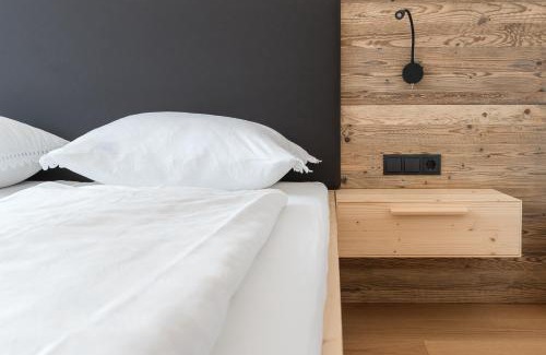 Rasa Apartment | Mesnerhof Chalet: Pet-Friendly Oceanfront Retreat Awaits