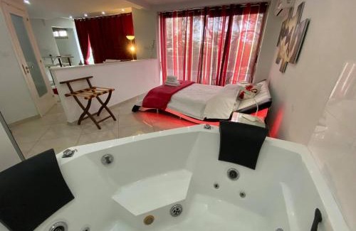 Larnaca Apartment | Oceanfront Mesogios House Suites - Guest Rated 9/10