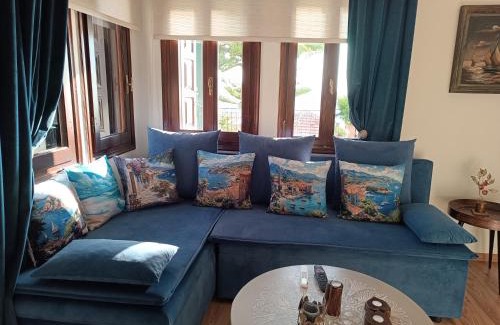 Afissos House | Mesonisi: Breathtaking Views of Pagasitikos Bay Await!