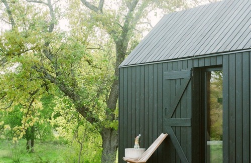Round Mountain Cabin | Pet-Friendly Mesquite Cabin at NowHere - Guest Rated 10/10