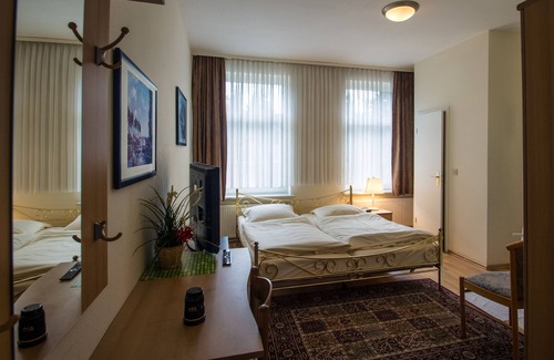 Region Hannover District Hotel | Explore Ciao Hannover: Family-Friendly with Breakfast Options