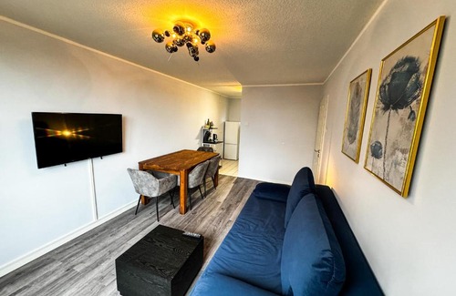 Mittelfeld Apartment | Family-Friendly Messenah for 5 with Free Parking
