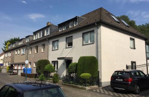 Moersenbroich Apartment | Oceanview Comfort at Messewohnung Düsseldorf - Rated 9.2/10