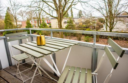 Mittelfeld Apartment | Comfortable Messewohnung for 4 with Free Parking