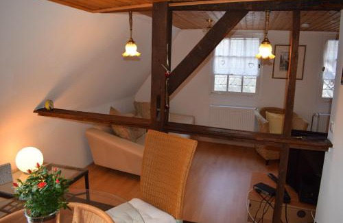Solingen Apartment | Child-Friendly Stay at Messewohnung Gräfrath - Rated 8.6/10