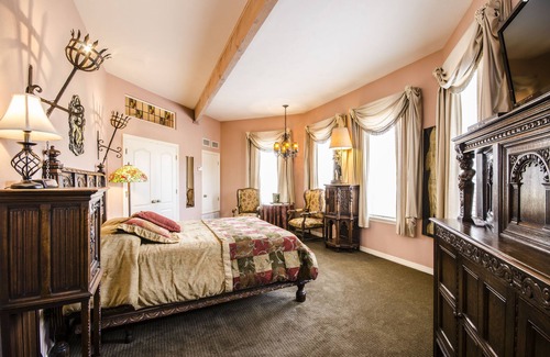 Bryan Bed & Breakfast | Discover Messina Hof Winery & Resort: Guest Rated 9/10
