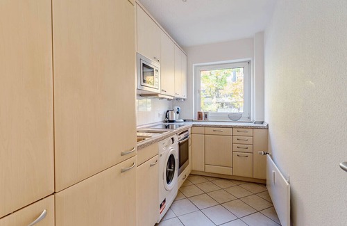 Erkrath Apartment | Modern Apartment with Balcony in Erkrath-Hochdahl