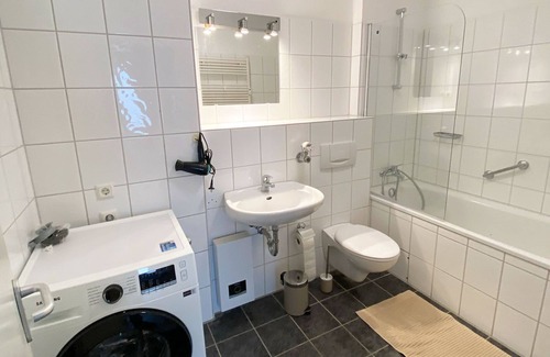 Hochdahl Apartment | Cozy Monteurwohnung with Balcony in Erkrath-Hochdahl