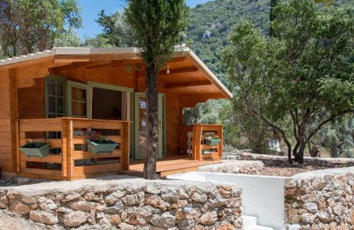 Mikros Gialos House | Oceanfront Metaxaki Cottage with Exceptional 9.2/10 Rating