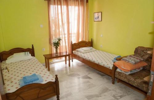 Trikala Apartment | Budget-Friendly Stay at Meteora Christian's Place