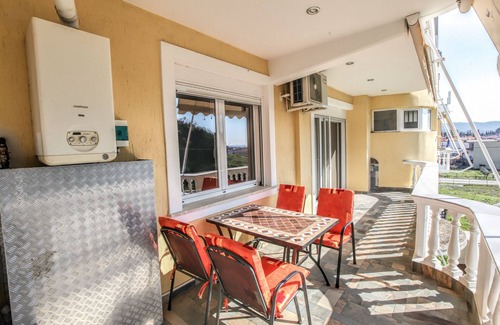 Kalambaka Apartment | Discover Meteora Fantasia Residence: Family-Friendly Comfort