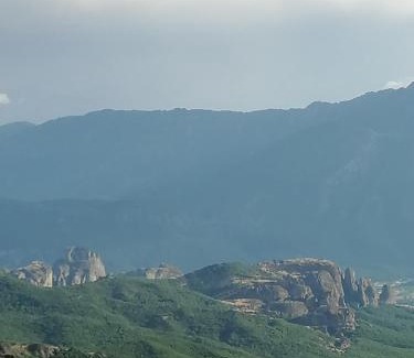 Vlachava Apartment | Unforgettable Meteora's Sunset - Rated 10/10 for Families