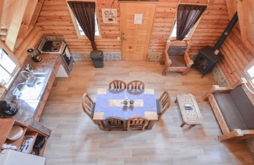 Santiago Cabin | Family-Friendly Meteorite Cabin for Memorable Adventures