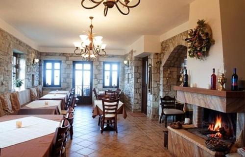 Varvitsa House | Meterizi Guesthouse: Pet-Friendly Retreat with Top Ratings