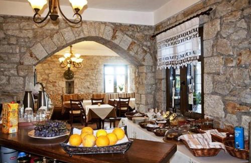 Varvitsa House | Meterizi Guesthouse: Pet-Friendly Retreat with Top Ratings