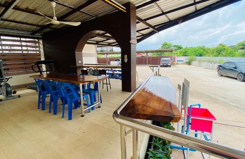 Sakon Nakhon Hotel | Family-Friendly Getaway at Metha Palace - 5-Star Comfort