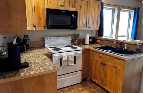 Winthrop Cabin | Relax at Methow River Lodge & Cabins with Hot Tub & Spa