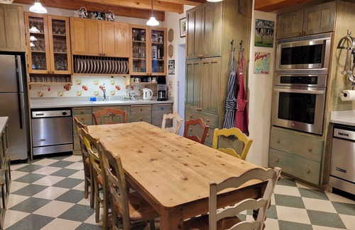 Twisp Cabin | Methow Valley Inn-4 Bedroom option, Sleeps 9, Perfect for Family or Friends