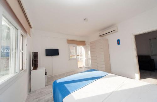 Gumusluk Hotel | Inviting Metins Gümüşlük with Pool and Oceanfront Views