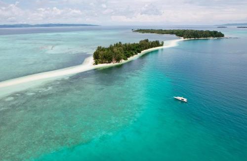 Morotai Island Resort | Inviting Metita Beach & Dive Resort with Oceanfront Views
