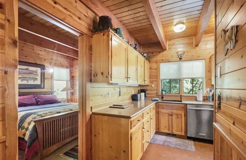 Camp Sherman Cabin | Metolius River Resort Cabin 3 - Luxurious cabin on the Metolius River w/