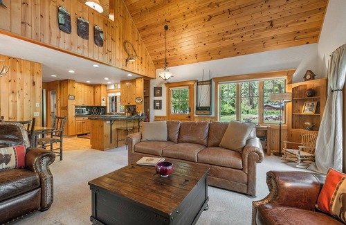 Camp Sherman Cabin | Metolius River Resort Cabin 11: Guest Rated 10/10 Getaway