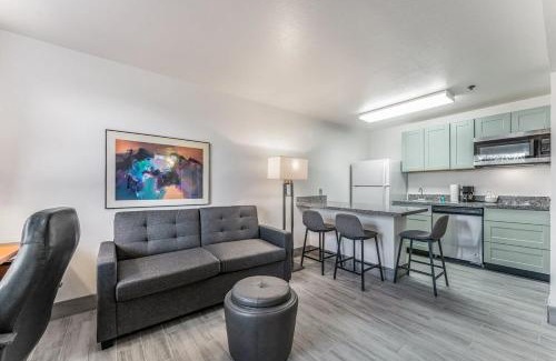 Chandler Apartment | Pet-Friendly Chandler Getaway with Pool Access