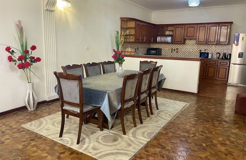 Bole House | Metro Deluxe Home: Ideal for Families and Pet Lovers!