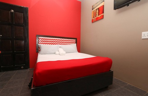 South Beach Hotel | Convenient Metro Express: Family-Friendly with Breakfast