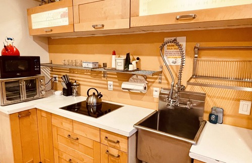 Petaluma Hotel | Eco-Friendly Comfort at Metro Hotel and Cafe - Rated 9/10