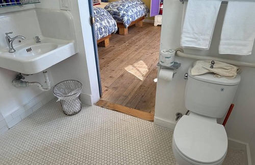 Petaluma Hotel | Eco-Friendly Comfort at Metro Hotel and Cafe - Rated 9/10