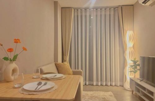 Sai Ma Apartment | Metro luxe riverfront resort style condo