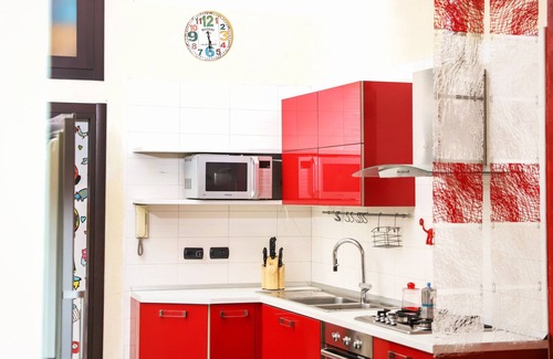 Pozzuoli Apartment | Cozy Metro Solfatara Apartment - Perfect for Families & Pets
