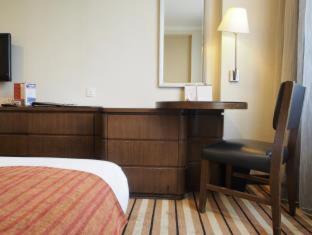Ho Man Tin Hotel | Discover Comfort at Metropark Hotel Kowloon, 4-Star Stay