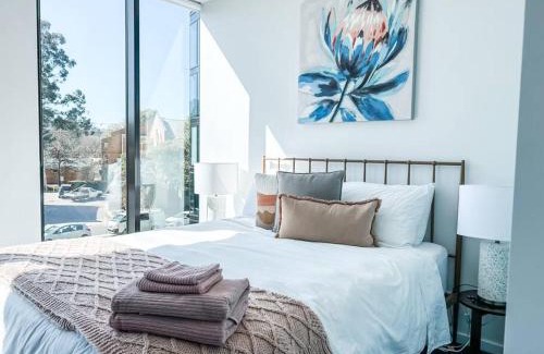 Reid Apartment | Metropol: Family-Friendly Retreat with Pool in CBD