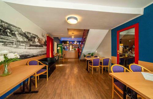 Lomza House | Pet-Friendly Retreat at Metropol with Great Guest Ratings