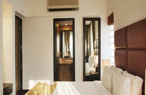 Ballygunge Hotel | Discover Metropole: Family-Friendly Hotel with Dining Options