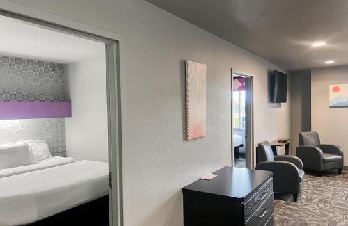 Eau Claire Resort | Family-Friendly Metropolis Resort - Eau Claire with Spa & Pool