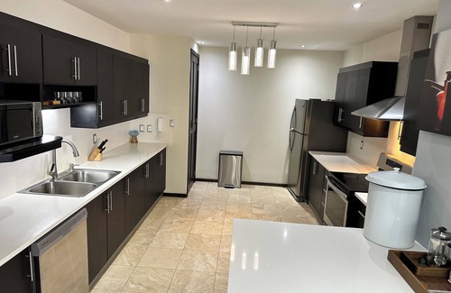 Colonia Vista Hermosa Apartment | Metropolitan Blue SK en Zona 15, tu Oasis de Lujo