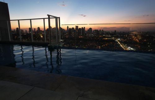 Goiania Apartment | Stylish Metropolitan Sidney: Pet-Friendly & Family Fun